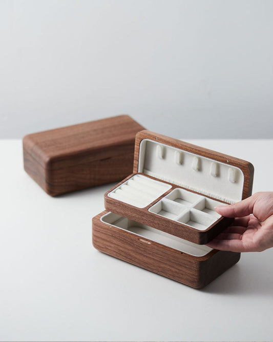 How to Choose a Wooden Ring Box That Actually Fits Your Proposal